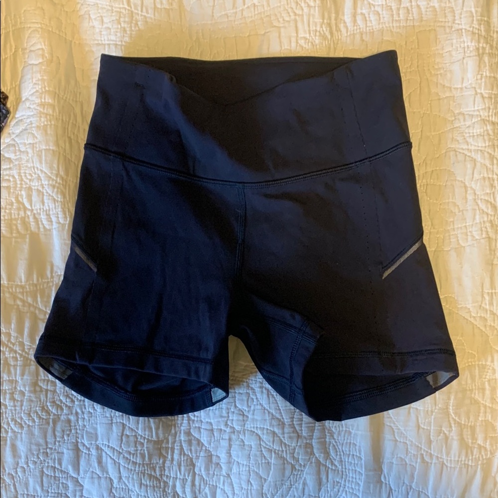 Lululemon smooth stride hot short